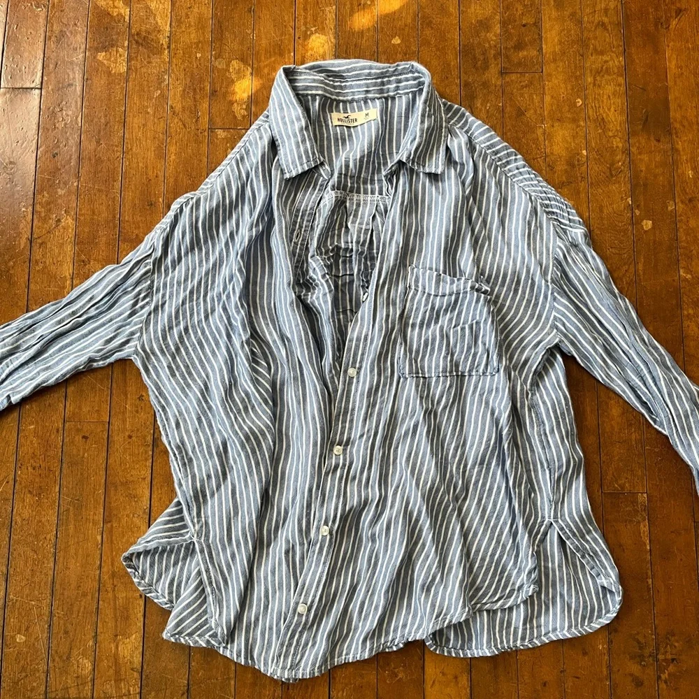 Women’s Hollister Button Down Casual Shirt - Medium - Picture 1 of 3